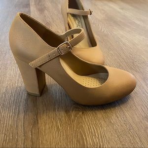 Nude heels with block heel size 7.5